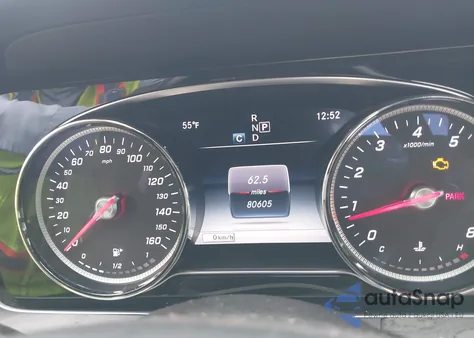 2017 Mercedes-Benz E 300 4Matic z USA, uszkodzony, nr VIN WDDZF4KB5HA088342